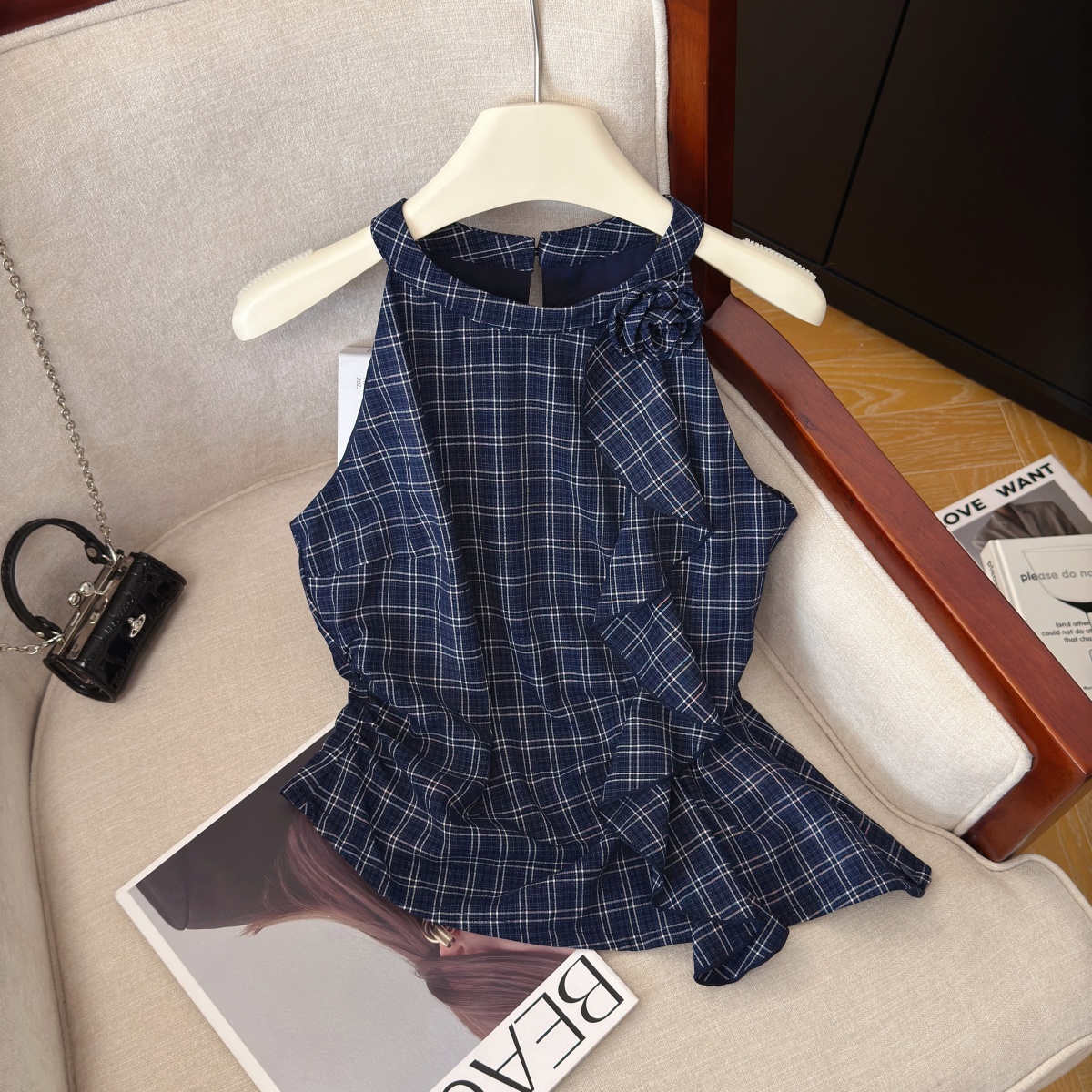 Women's Sleeveless Plaid Shirt with 3D Floral Details Summer Loose Fit Top