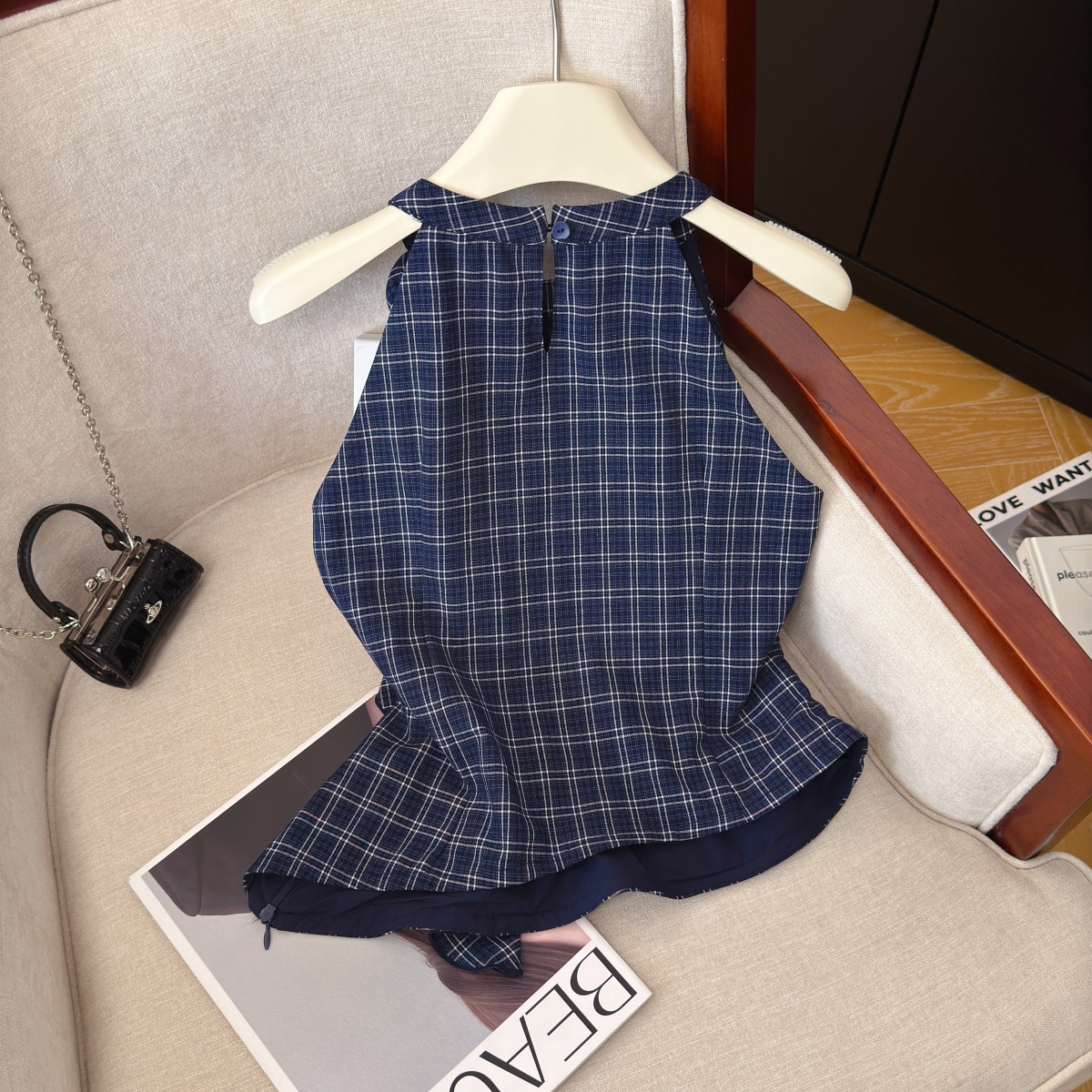 Women's Sleeveless Plaid Shirt with 3D Floral Details Summer Loose Fit Top - Image 5